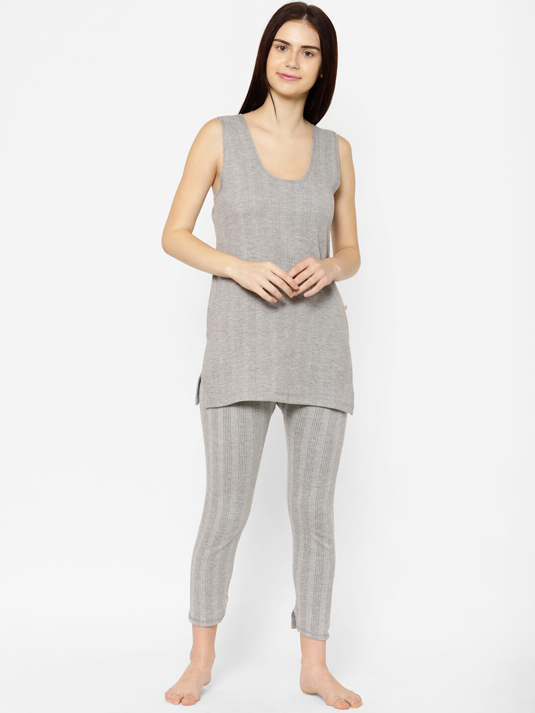

VIMAL JONNEY Women Grey Striped Thermal Set