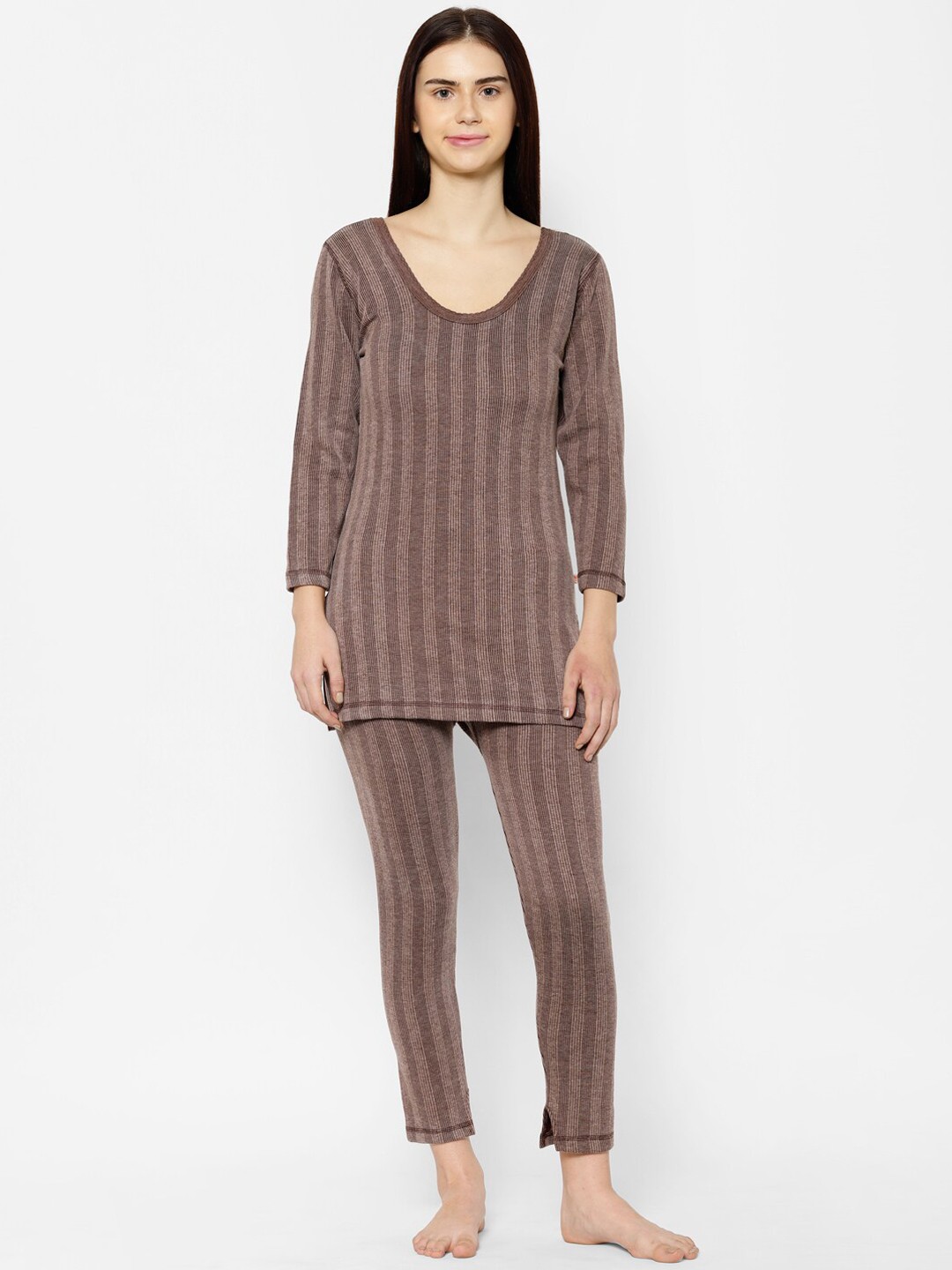 

VIMAL JONNEY Women Coffee Brown Striped Thermal Set