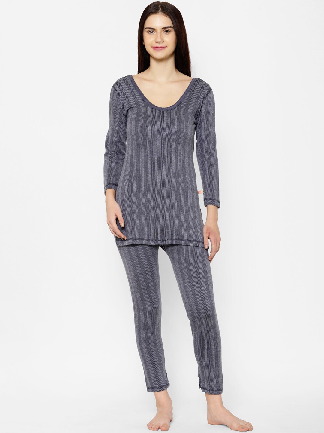 

VIMAL JONNEY Women Navy Blue Striped Thermal Set
