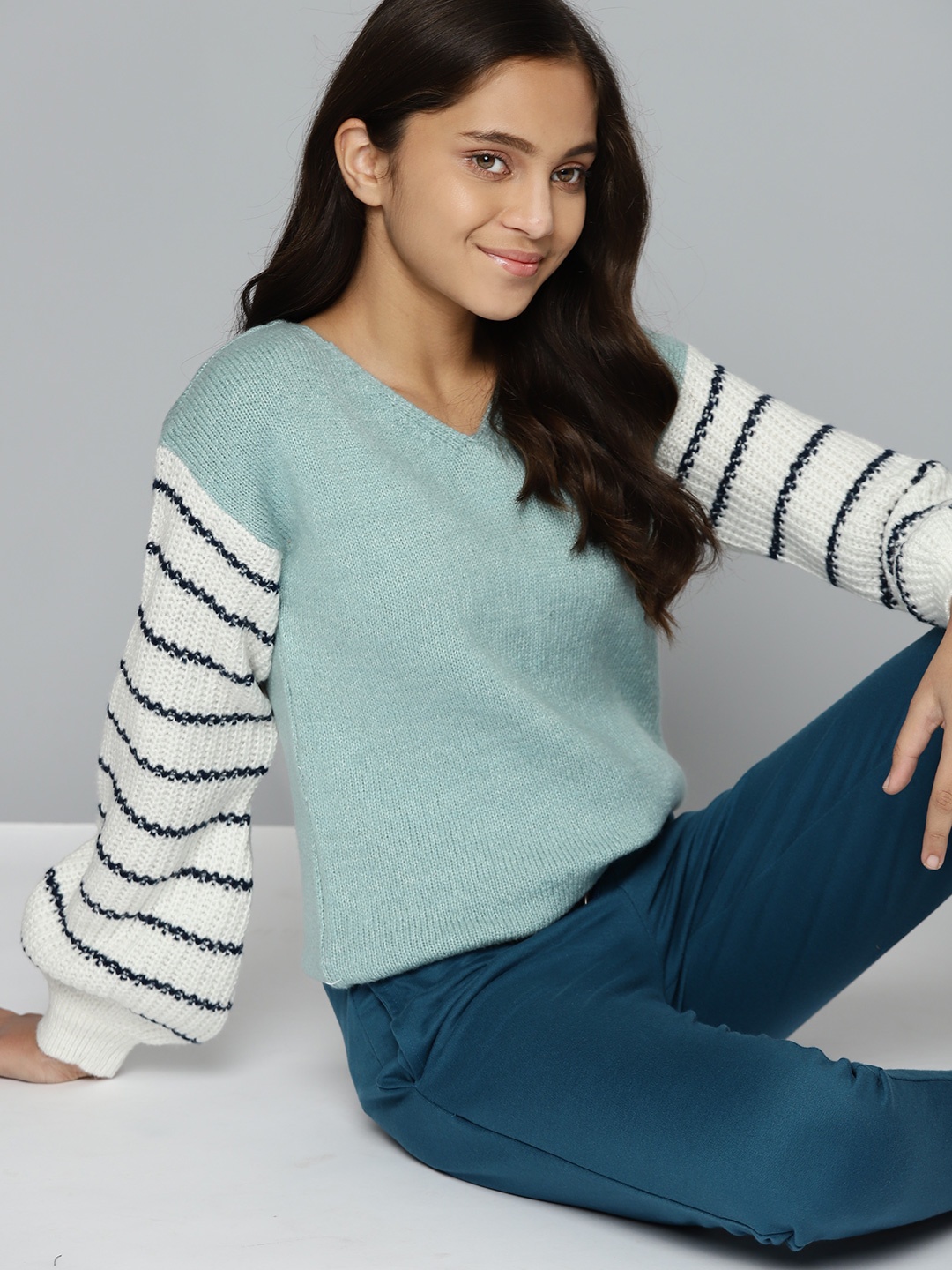 

M&H Juniors Girls Blue & White Ribbed Acrylic Pullover