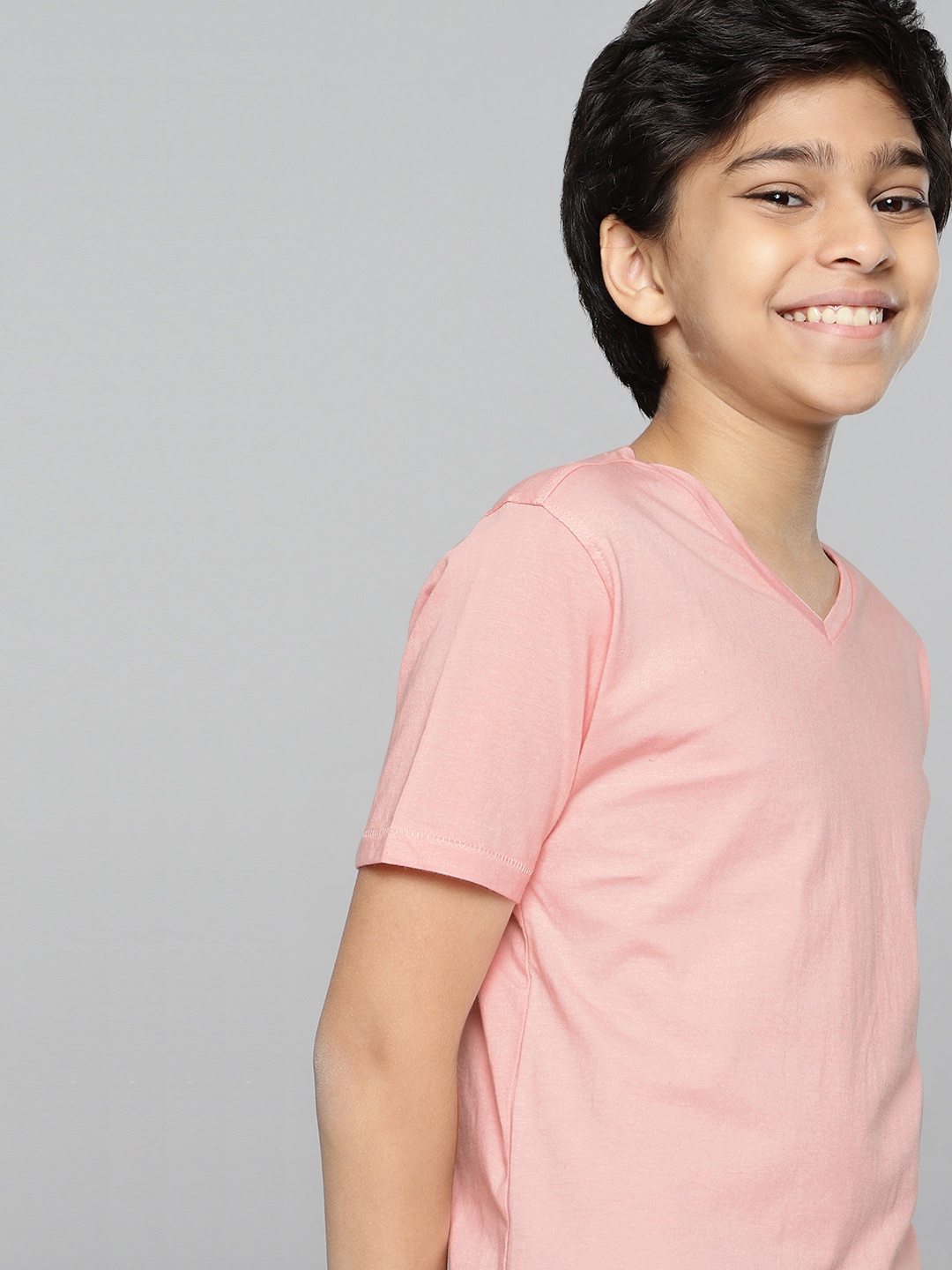 

M&H Juniors Boys Pink Solid Pure Cotton V-Neck T-shirt