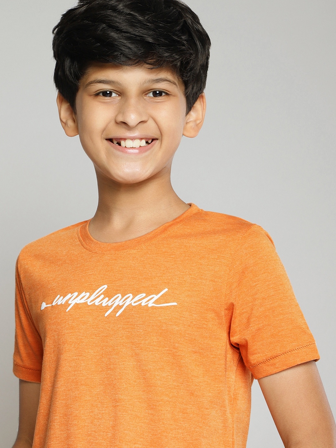 

M&H Juniors Boys Brown Solid T-shirt