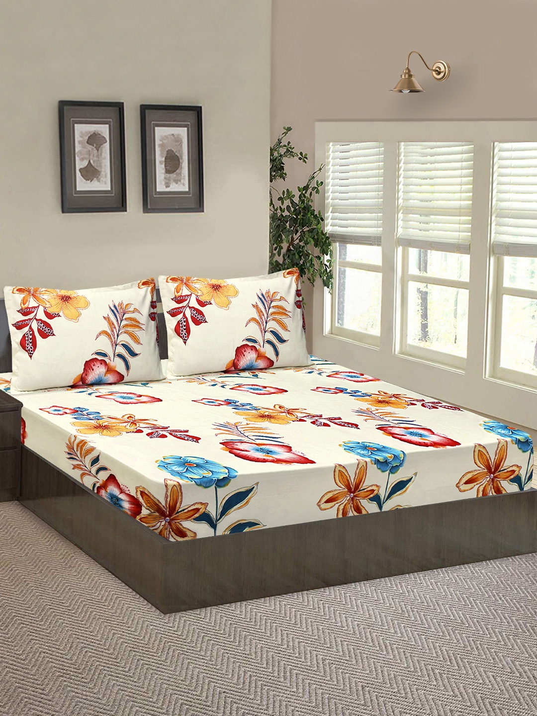 

Good Homes by Home Candy Cream-Coloured & Maroon Floral 144 TC Queen Bedsheet with 2 Pillow Covers