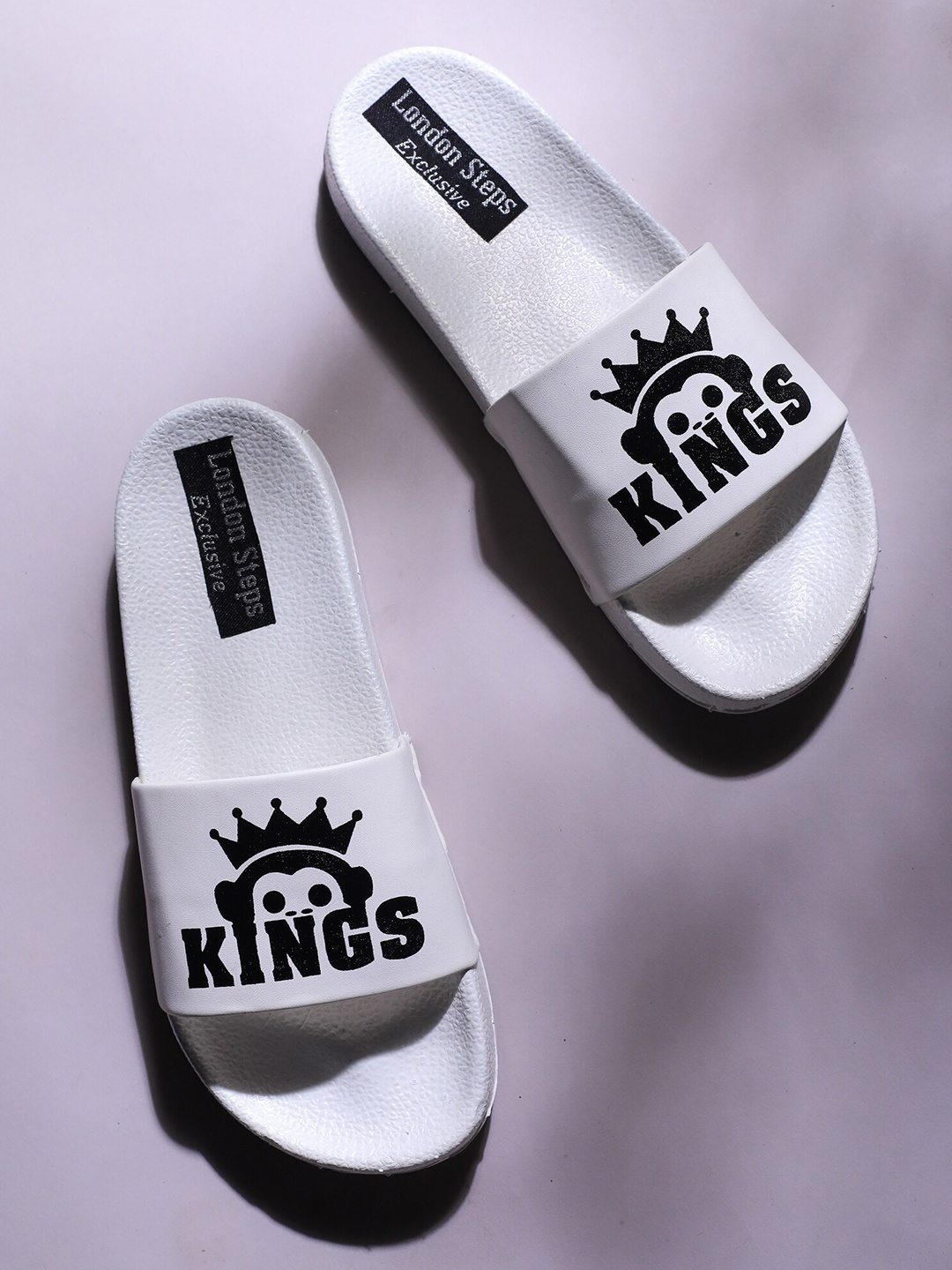 

LONDON STEPS Men White & Black Printed Sliders
