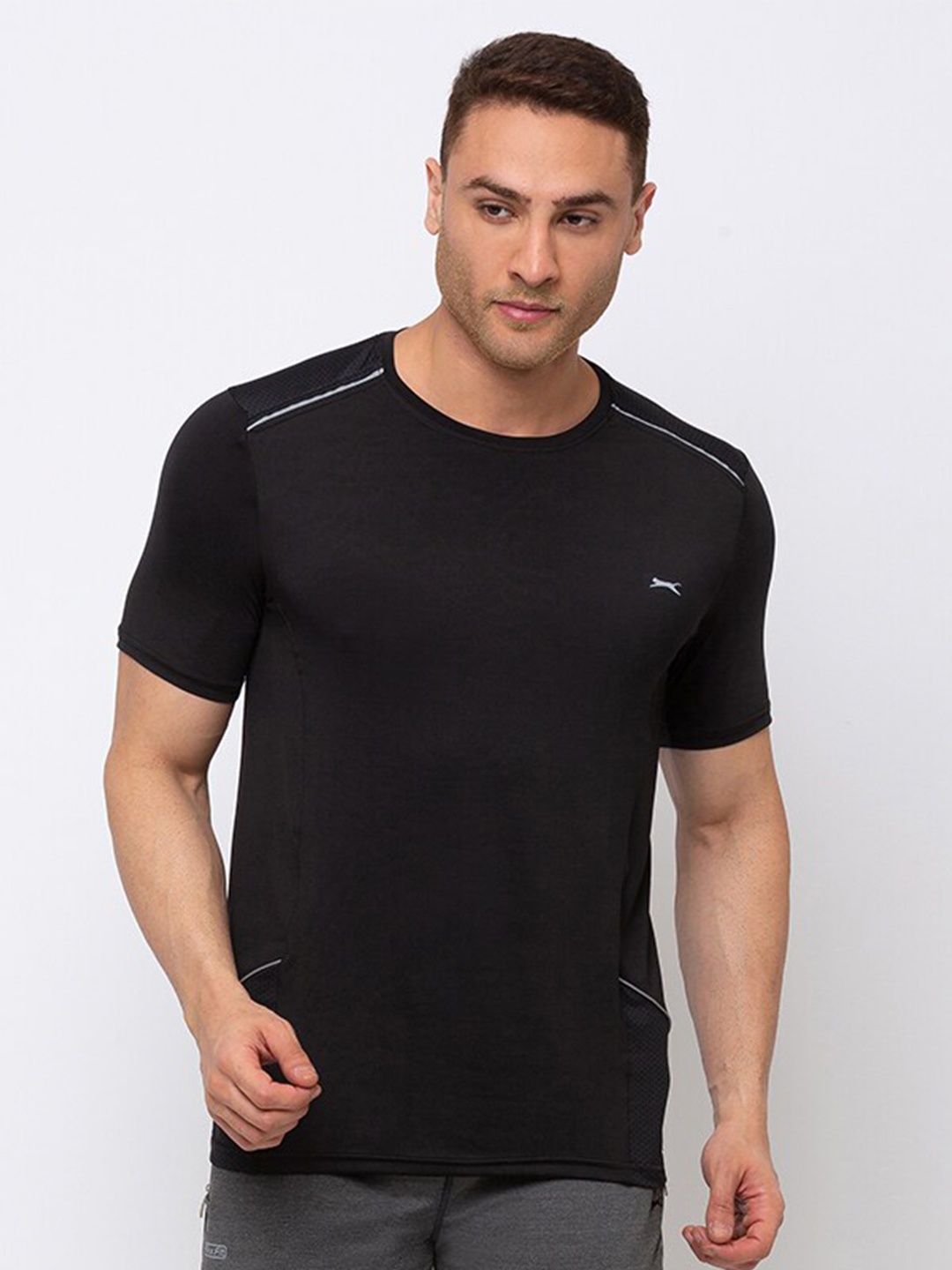 

Black Panther Men Black T-shirt