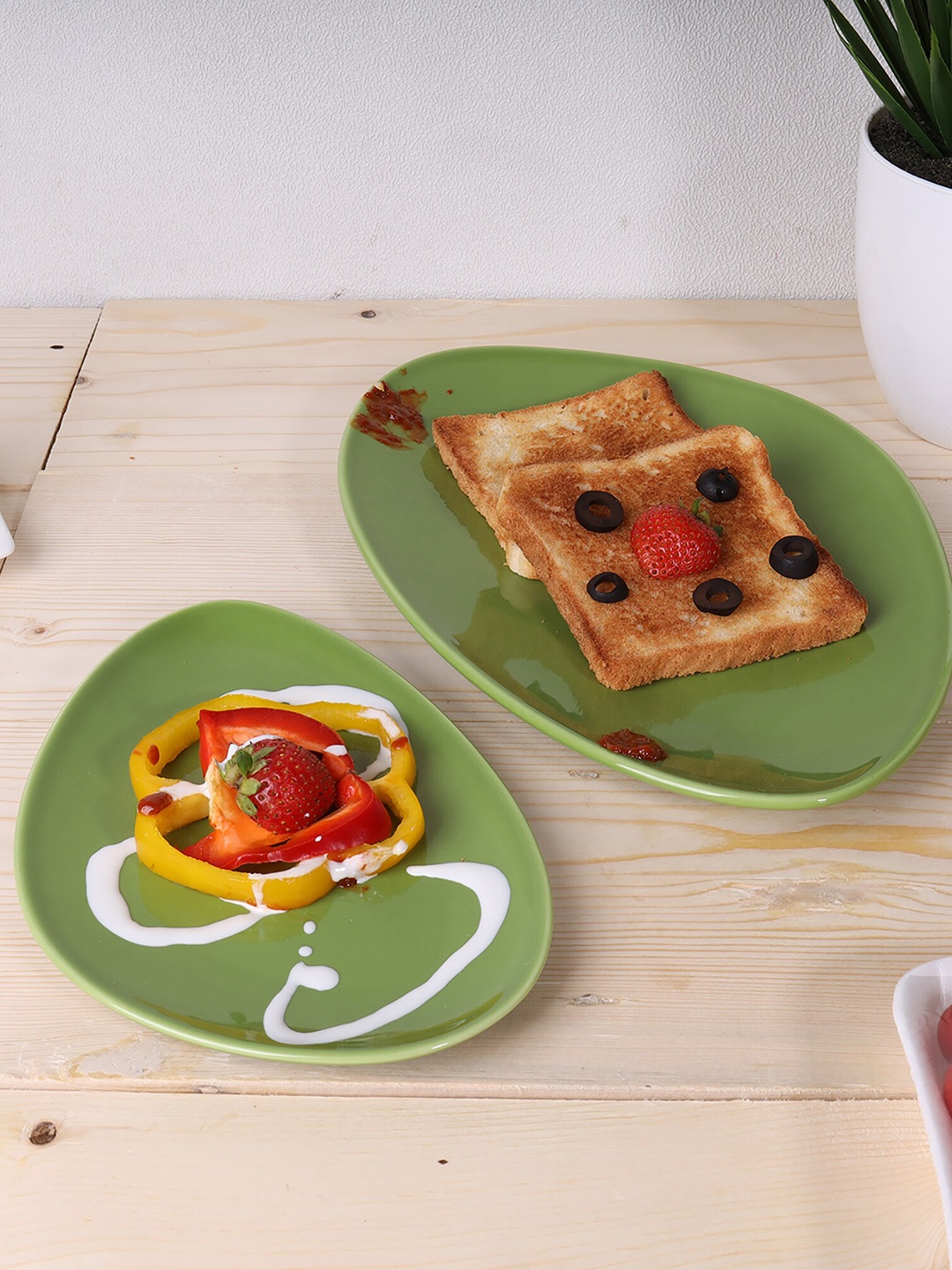 

Ariane Set Of 2 Green Porcelain Classic Serving Platter