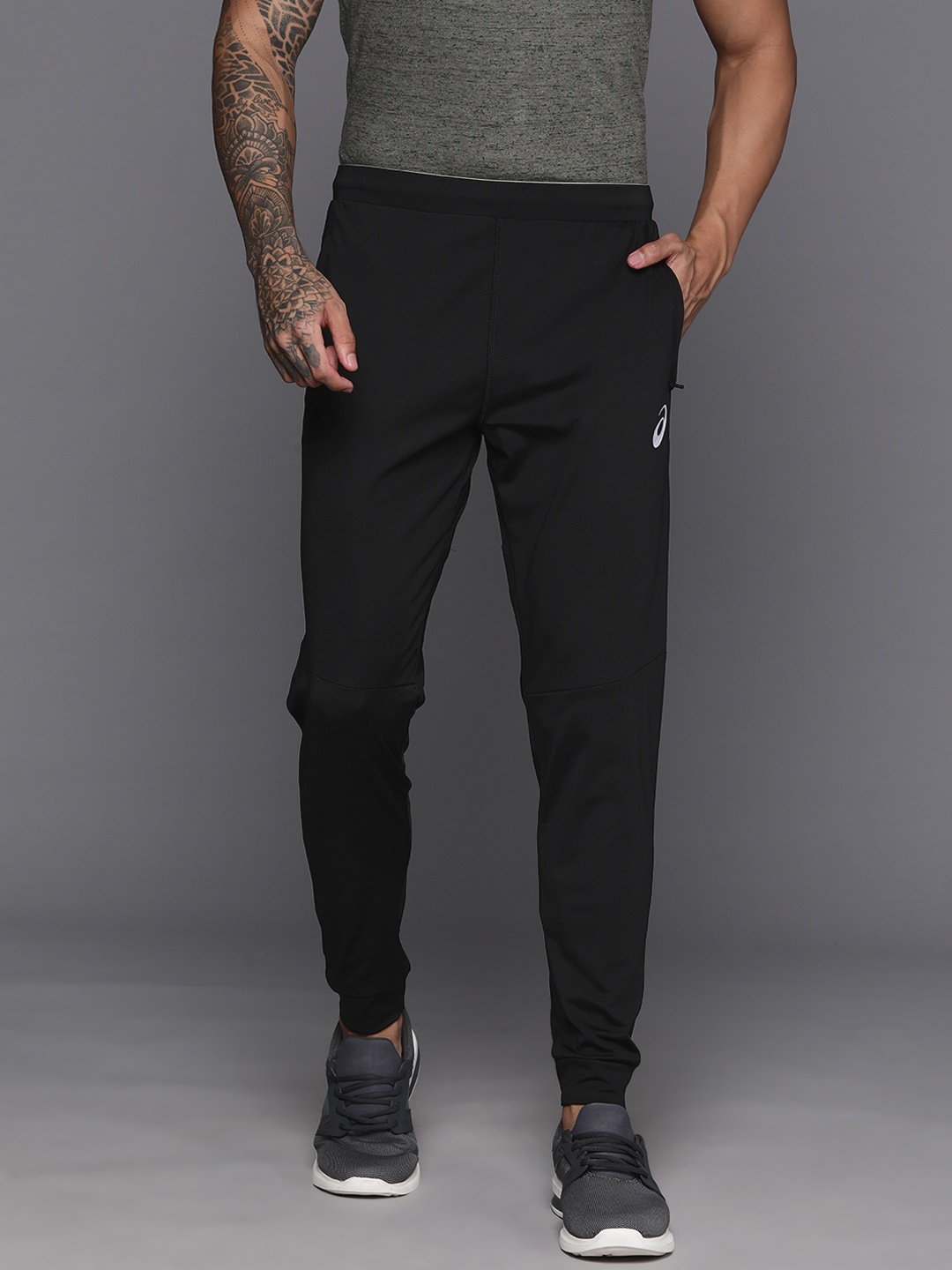 

ASICS Men Slim Fit Basic Logo Print Regular Joggers, Black