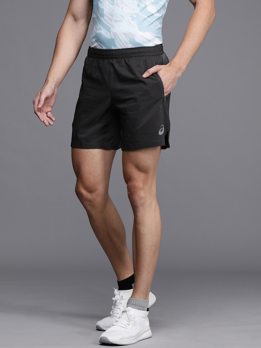 

ASICS Men Grey Solid 7IN Woven Running Sports Shorts