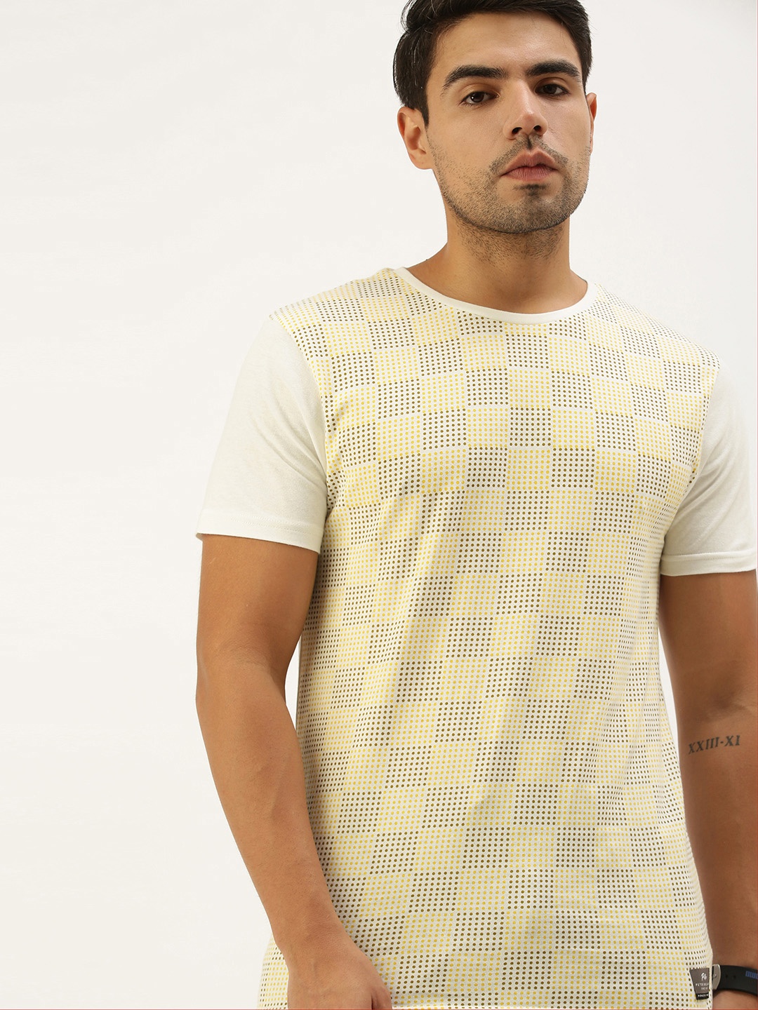 

Peter England Men Off White Yellow Printed Slim Fit Pure Cotton T-shirt