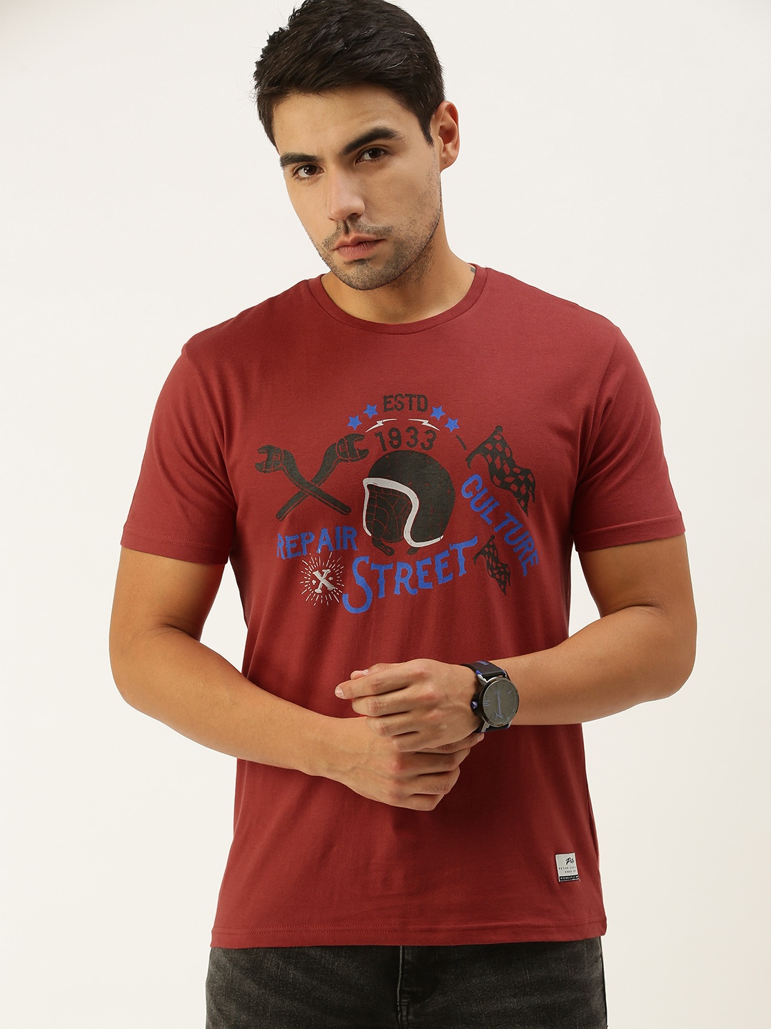 

Peter England Men Maroon Typography Print Pure Cotton Slim Fit Pure Cotton T-shirt