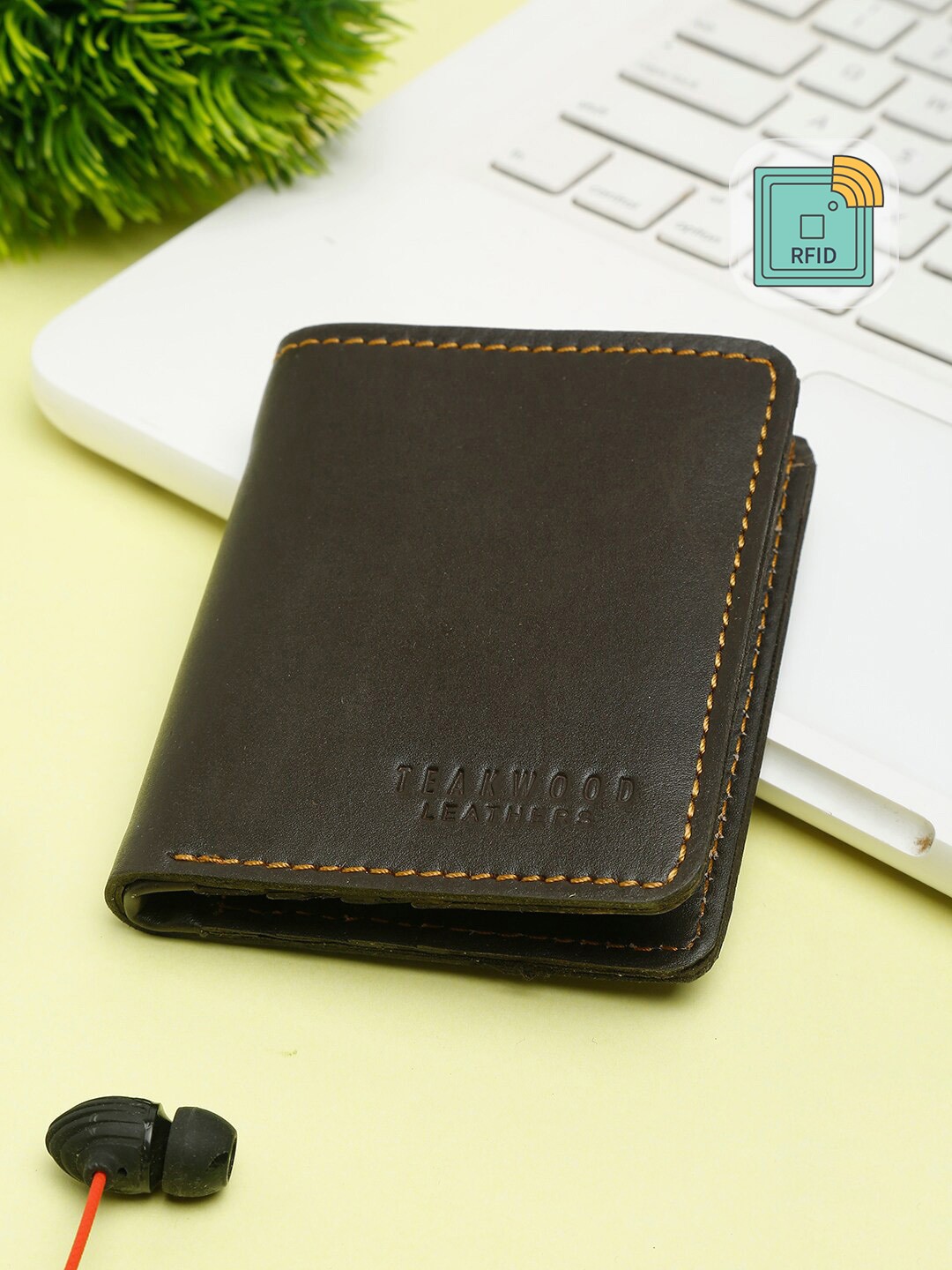 

Teakwood Leathers Men Brown Solid Genuine Leather Two Fold Wallet
