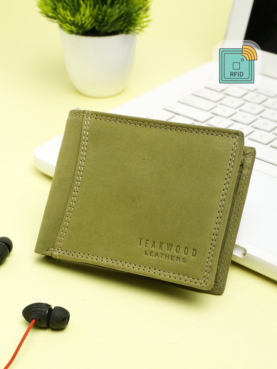 

Teakwood Leathers Men Green Solid Two Fold Wallet