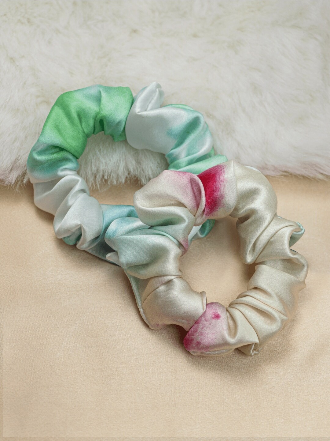 

Bellofox Women Green & Pink Set of 2 Ponytail Holders