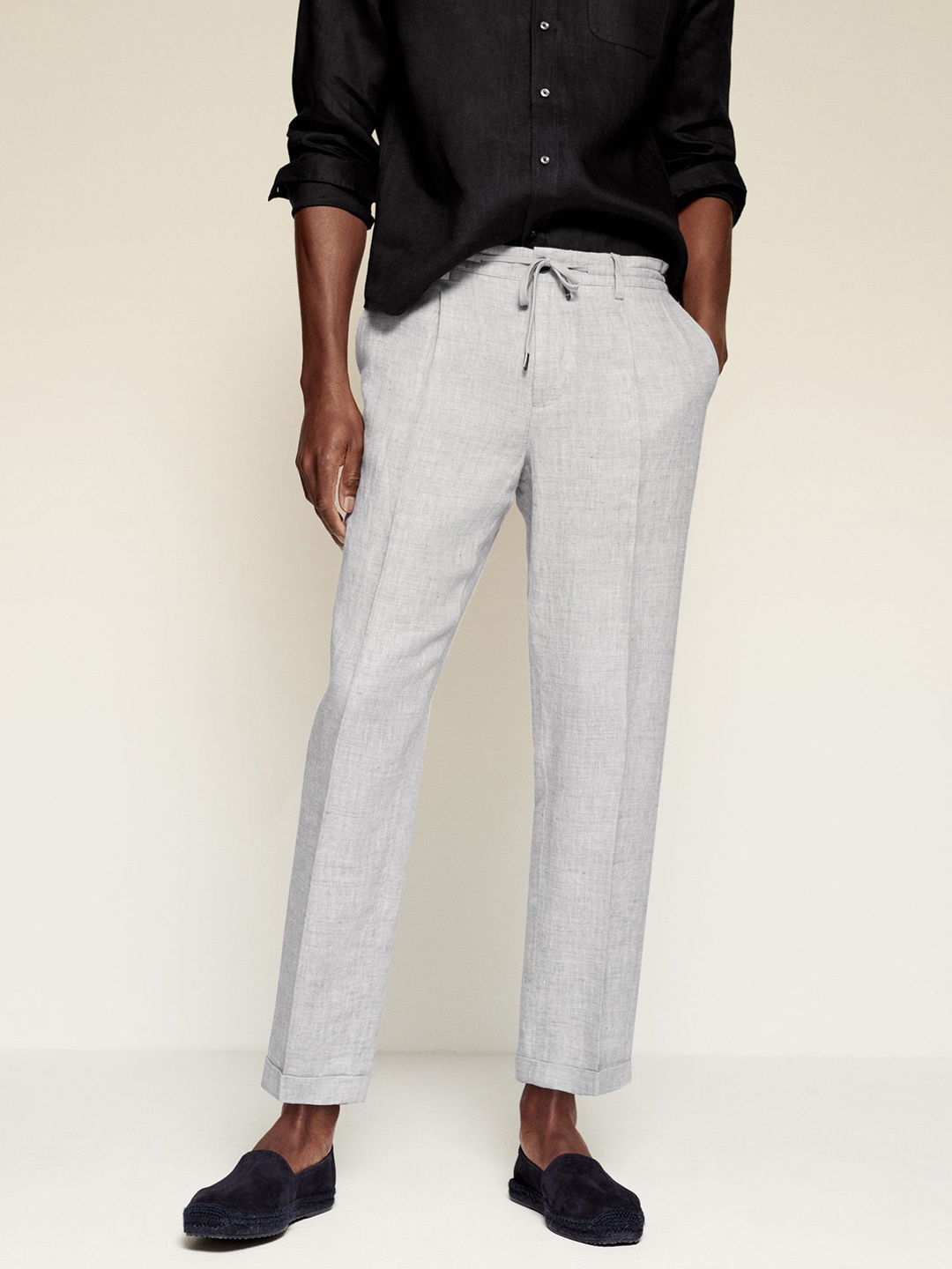 

MANGO MAN Grey Pure Linen Tapered Fit Pleated Cropped Trousers