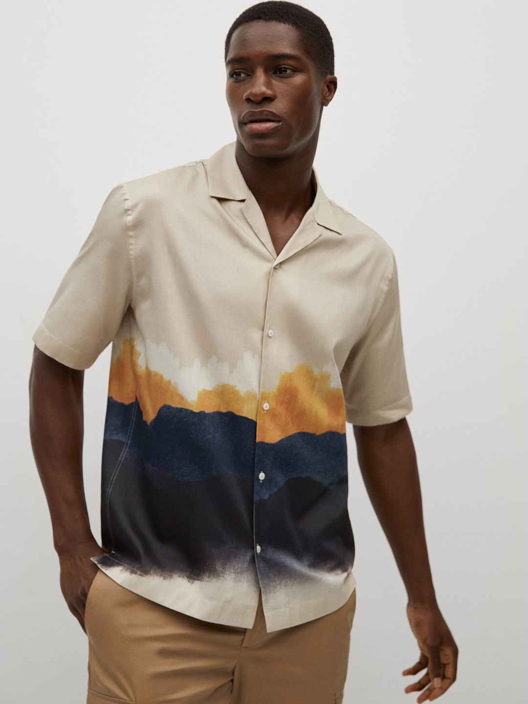 

MANGO MAN Men Beige Opaque Colourblocked Casual Shirt