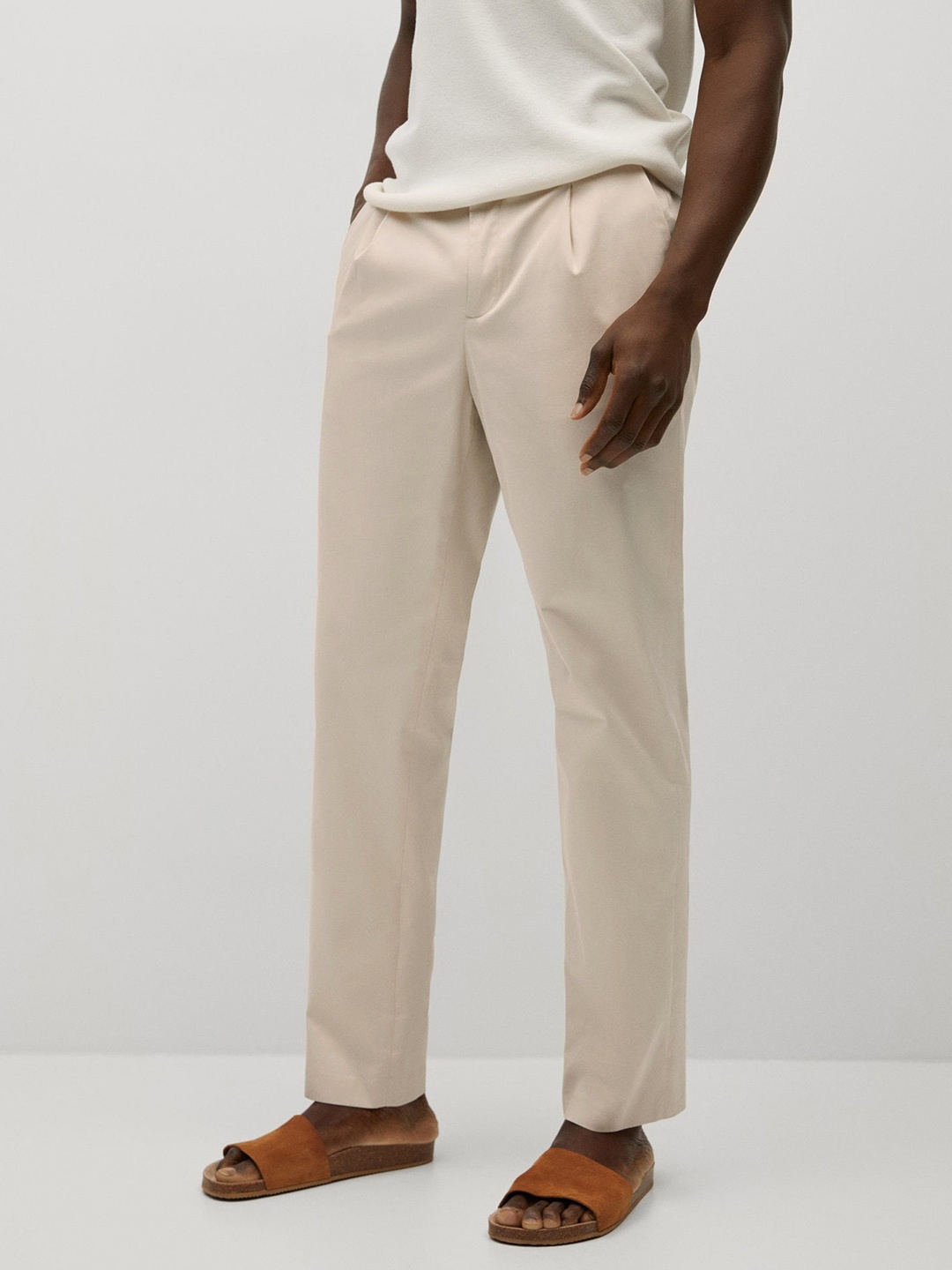 

MANGO MAN Men Cream-Coloured Pleated Chinos Trousers