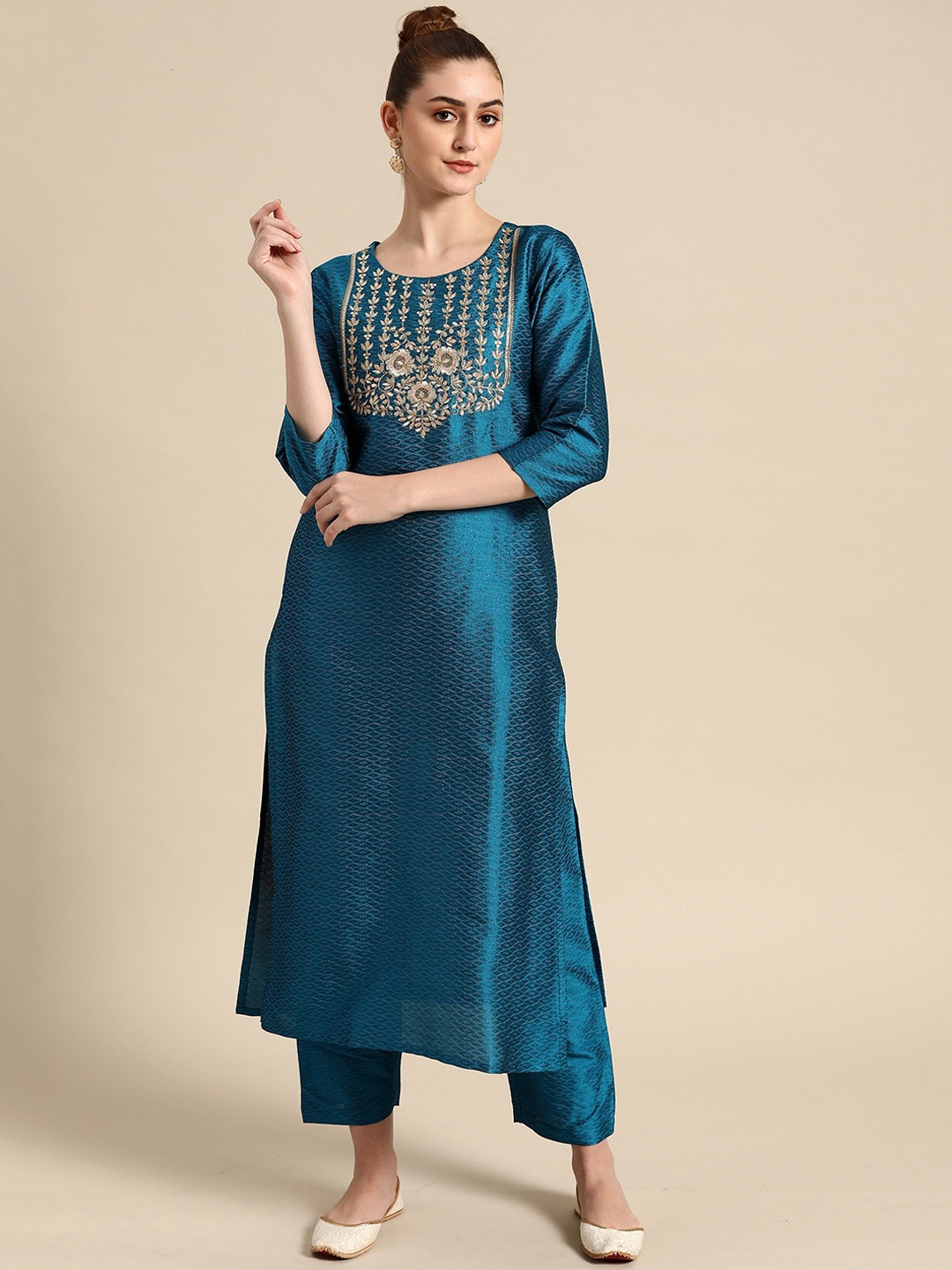 

Varanga Women Blue Floral Embroidered Kurta with Trousers