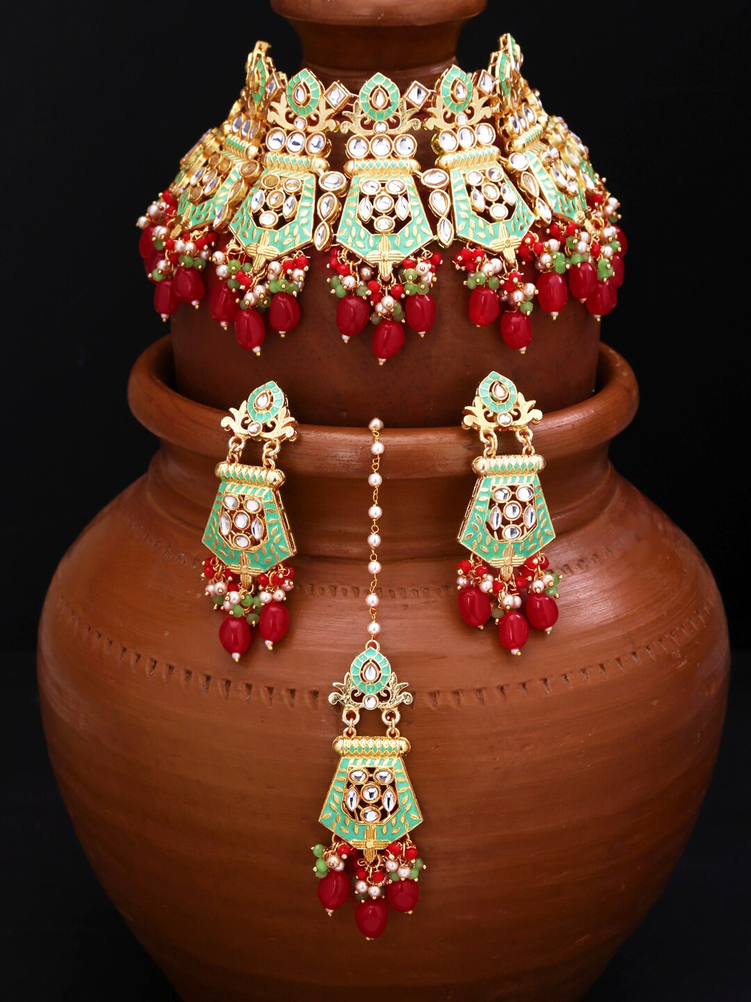 

Yellow Chimes Gold-Plated Kundan-Studded & Beaded Handcrafted Meenakari Jewellery Set