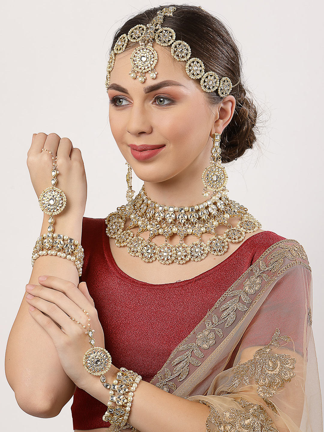 

KARATCART Gold-Plated White Kundan-Studded & Pearl Beaded Handcrafted Jewellery Set