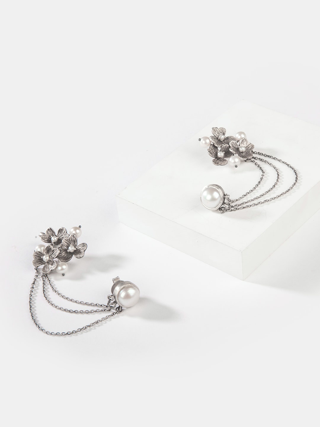 

SHAYA Silver-Toned Contemporary Ear Cuff Earrings