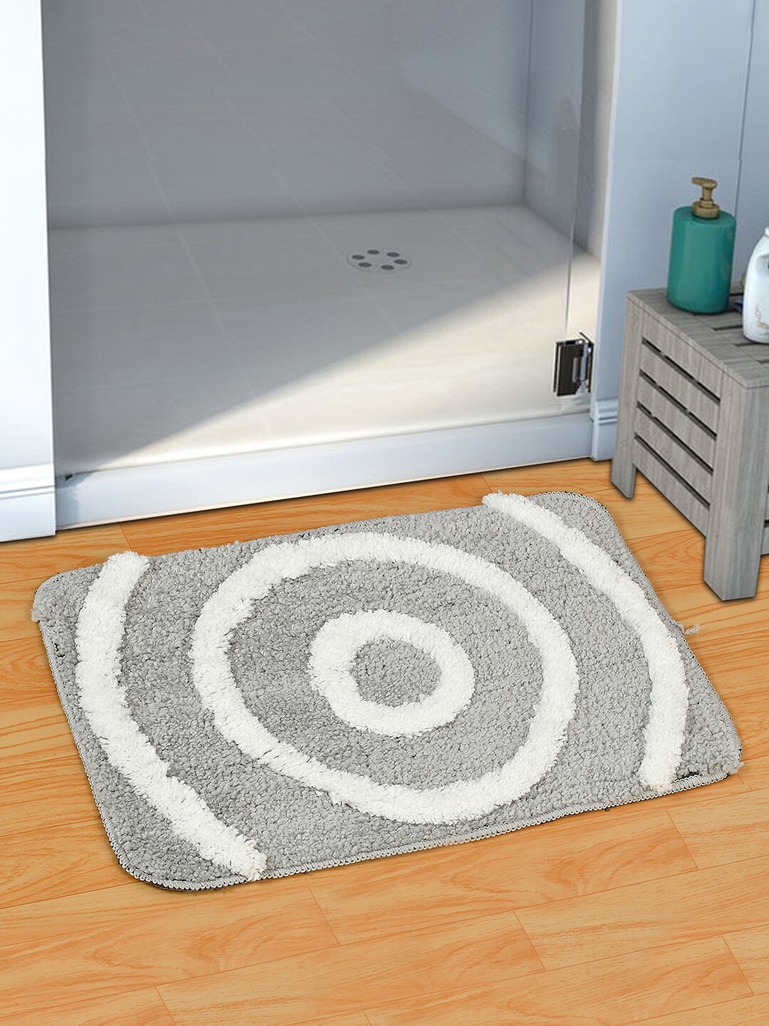 

Florida Set Of 2 Grey & White Printed Microfibre Bath Mats