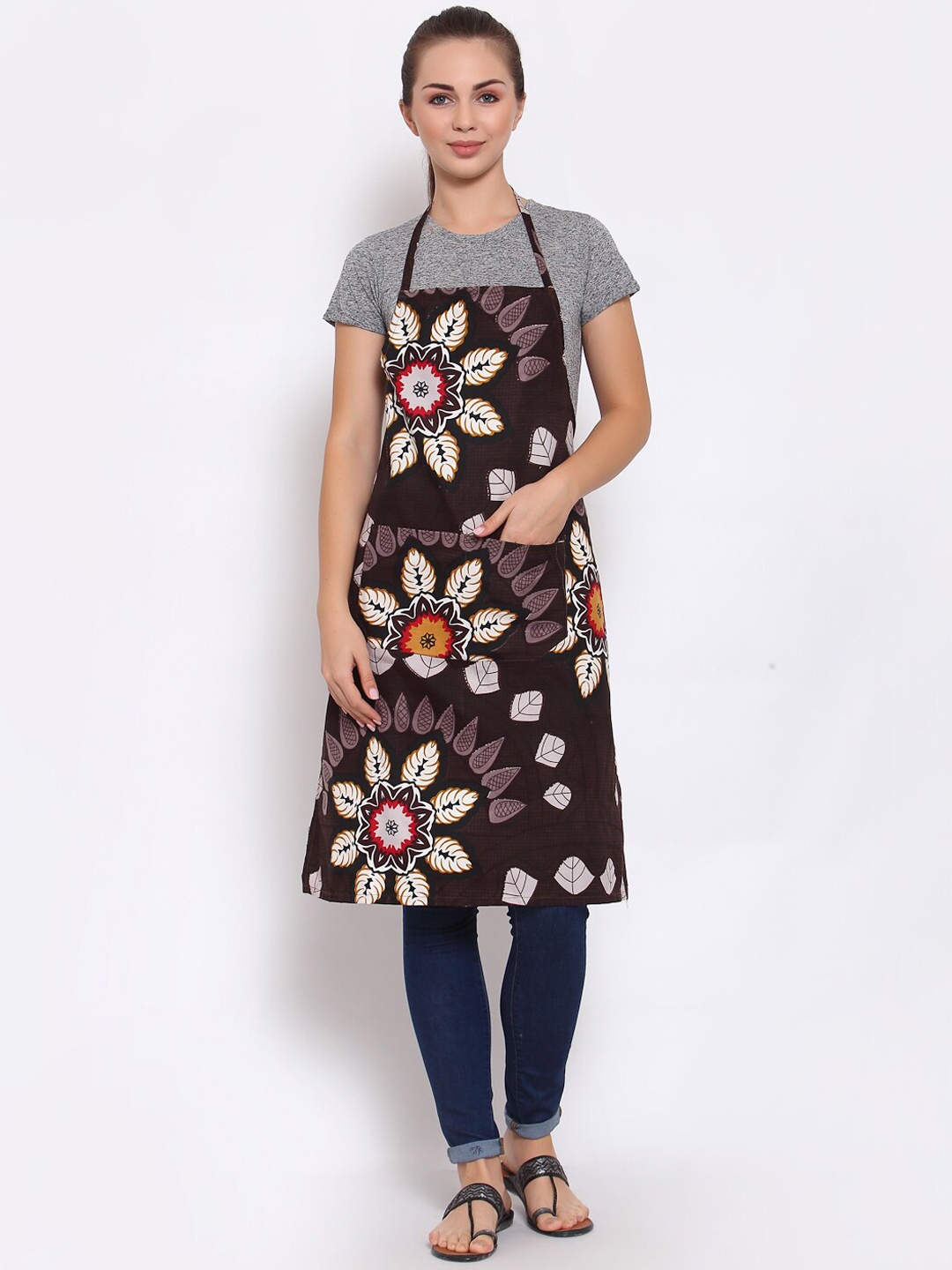 

Arrabi Brown & White Floral Printed Apron