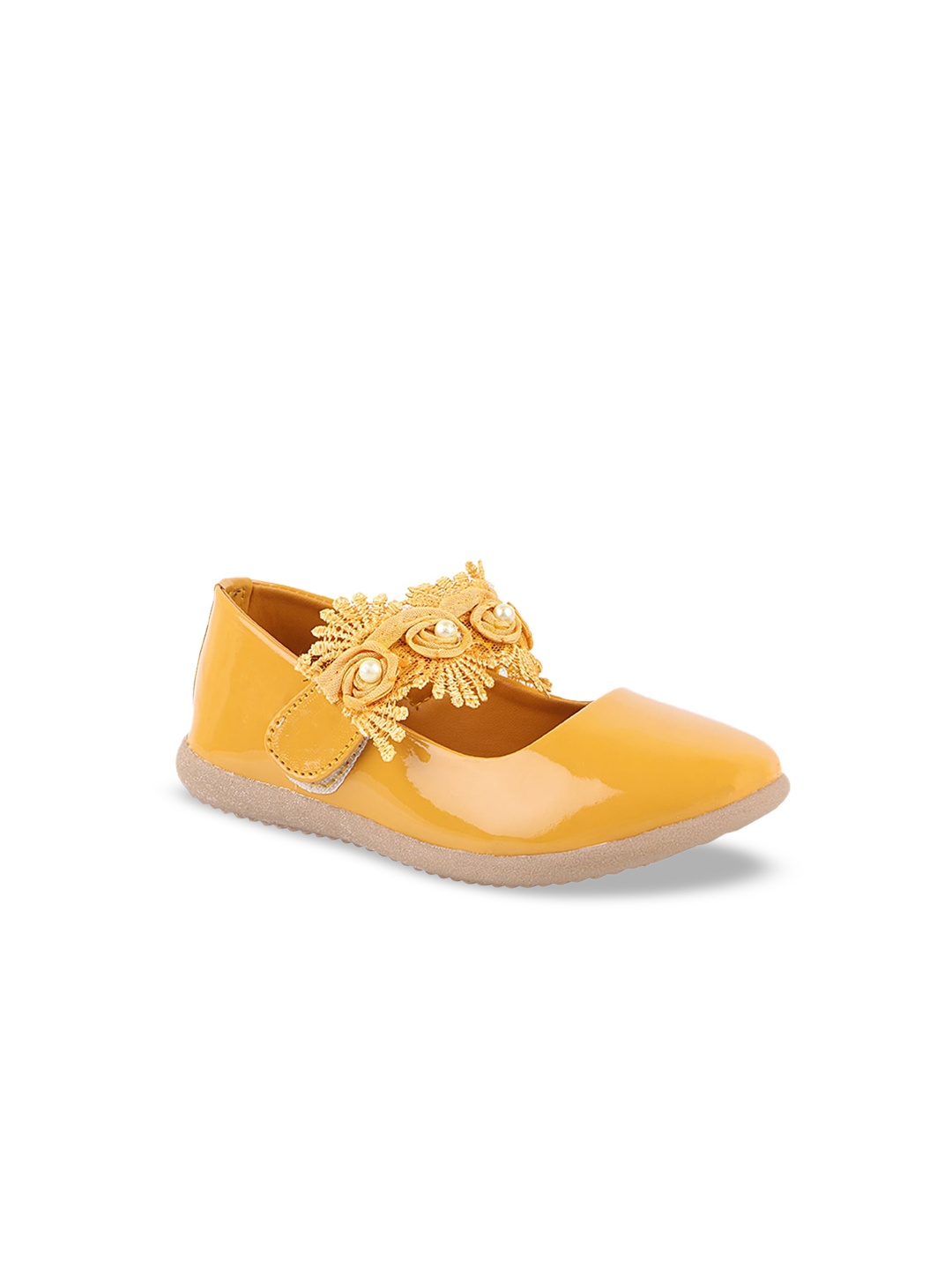 

Shoetopia Girls Yellow Embellished Ballerinas Flats