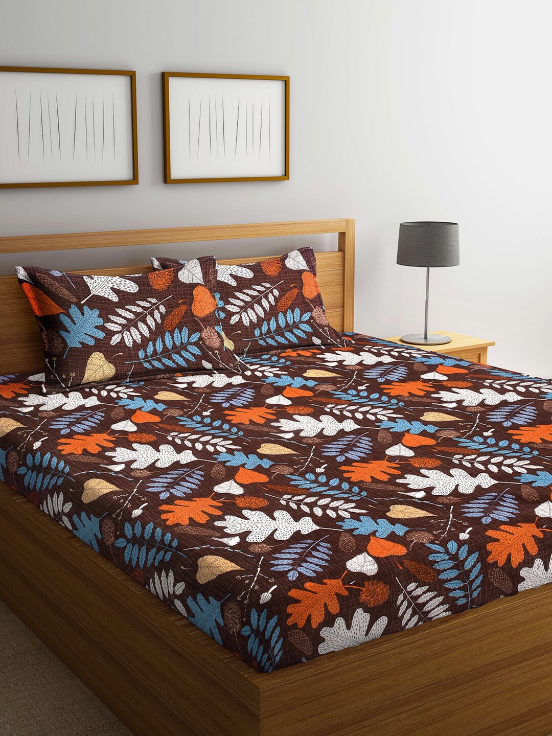 

Arrabi Brown & Orange Floral 300 TC King Bedsheet with 2 Pillow Covers