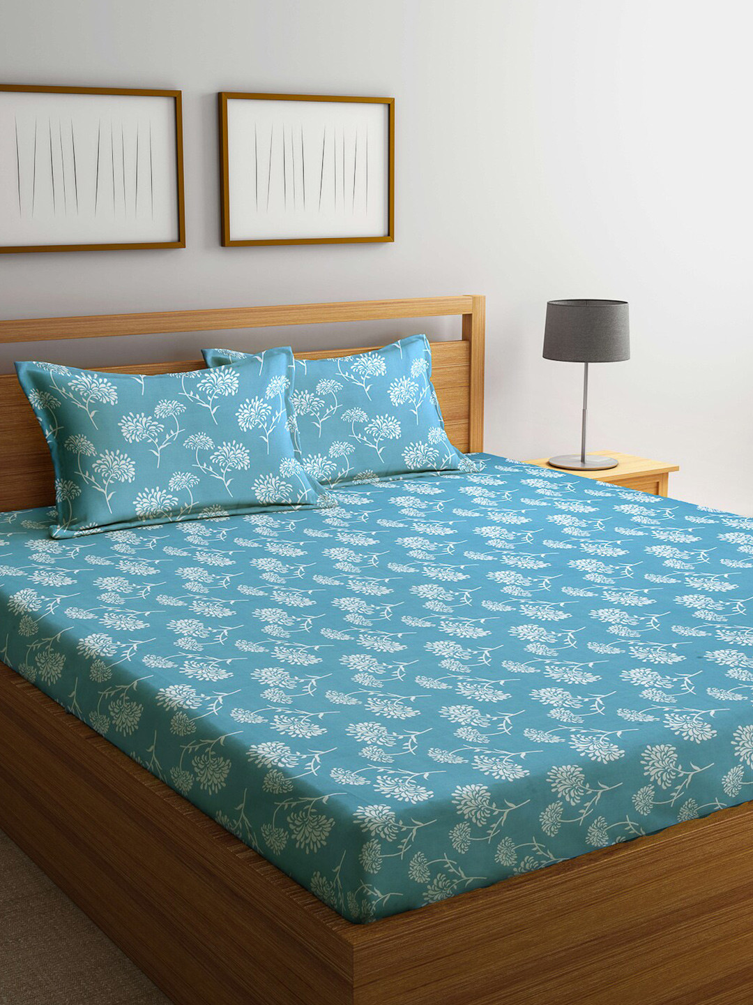 

Arrabi Blue & White Floral 300 TC King Bedsheet with 2 Pillow Covers
