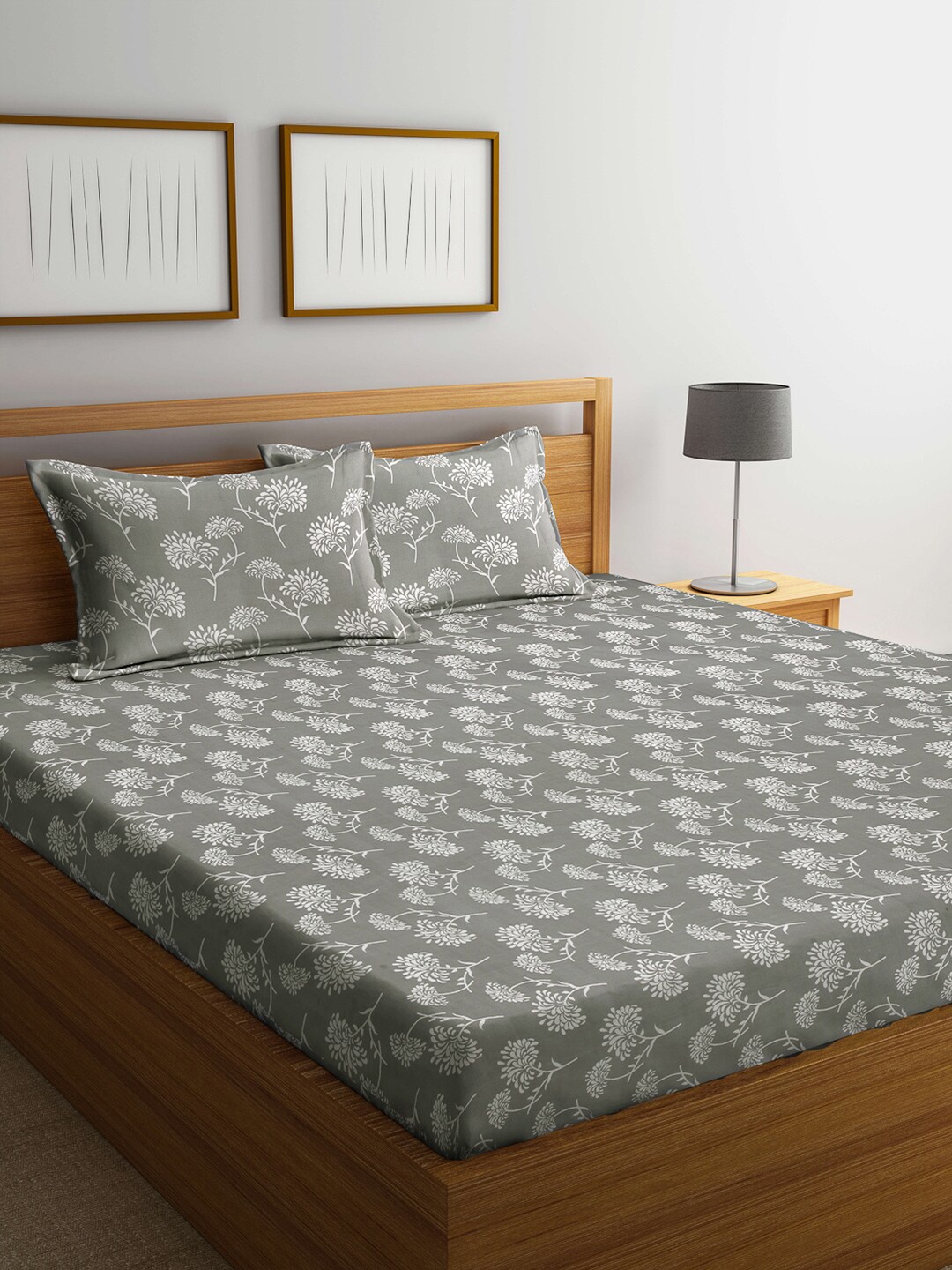 

Arrabi Grey & White Floral 300 TC King Bedsheet with 2 Pillow Covers
