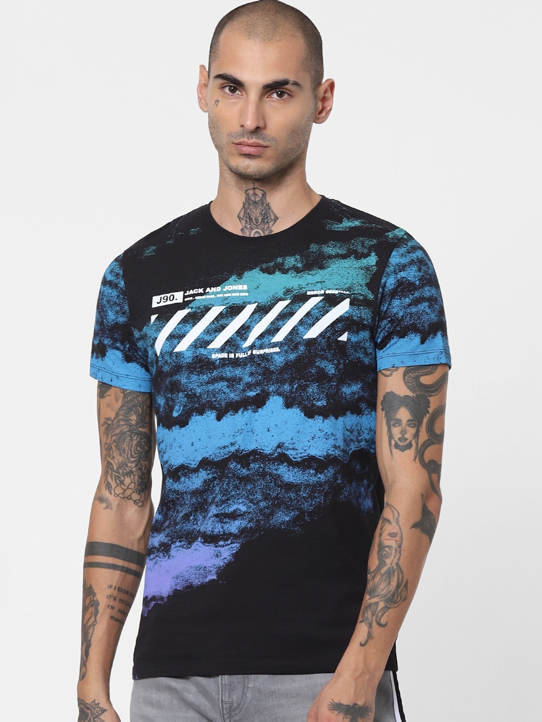 

Jack & Jones Men Black & Blue Graphic Printed Casual T-Shirt