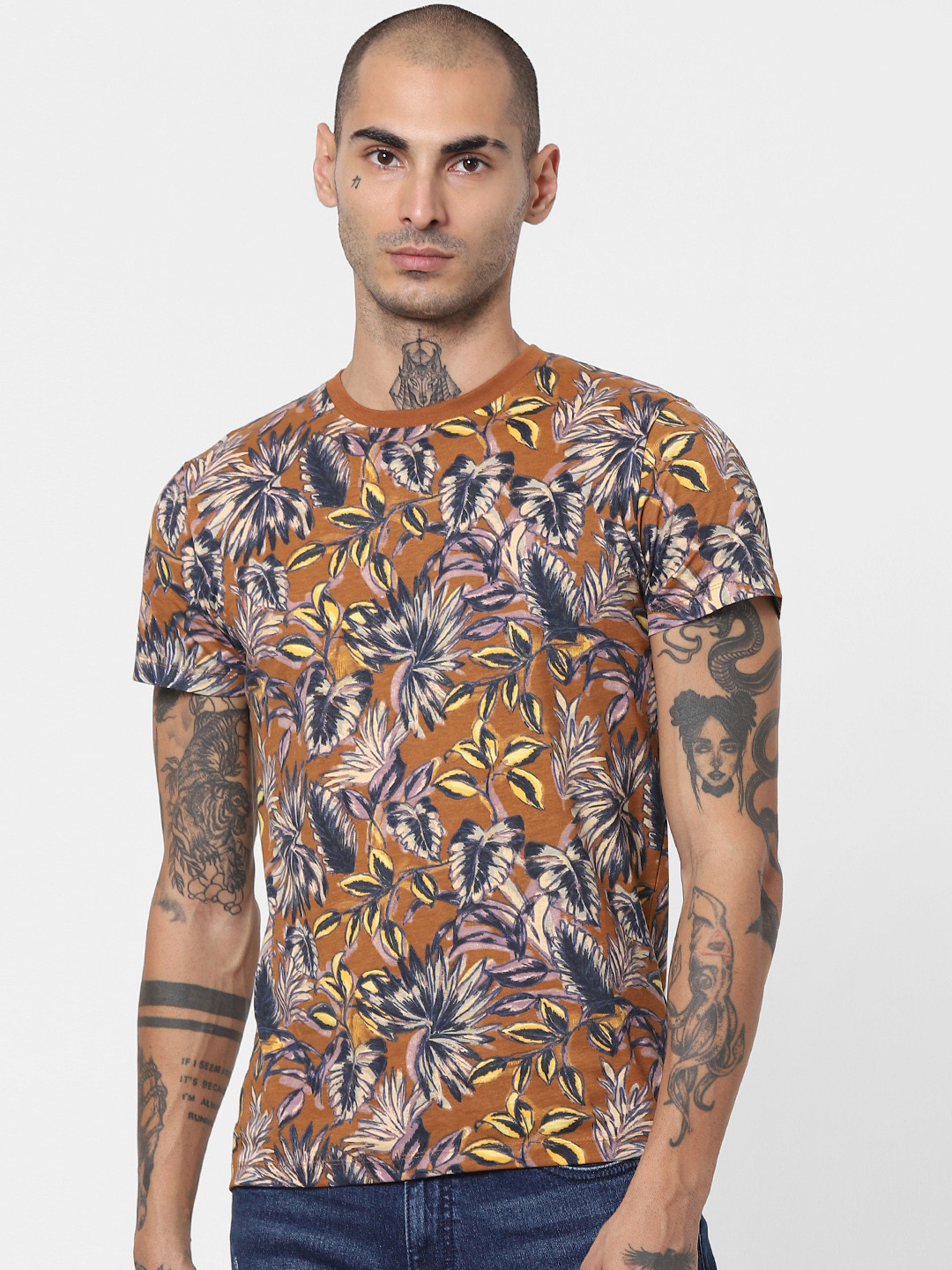 

Jack & Jones Men Brown & Blue Floral Printed Tropical T-shirt