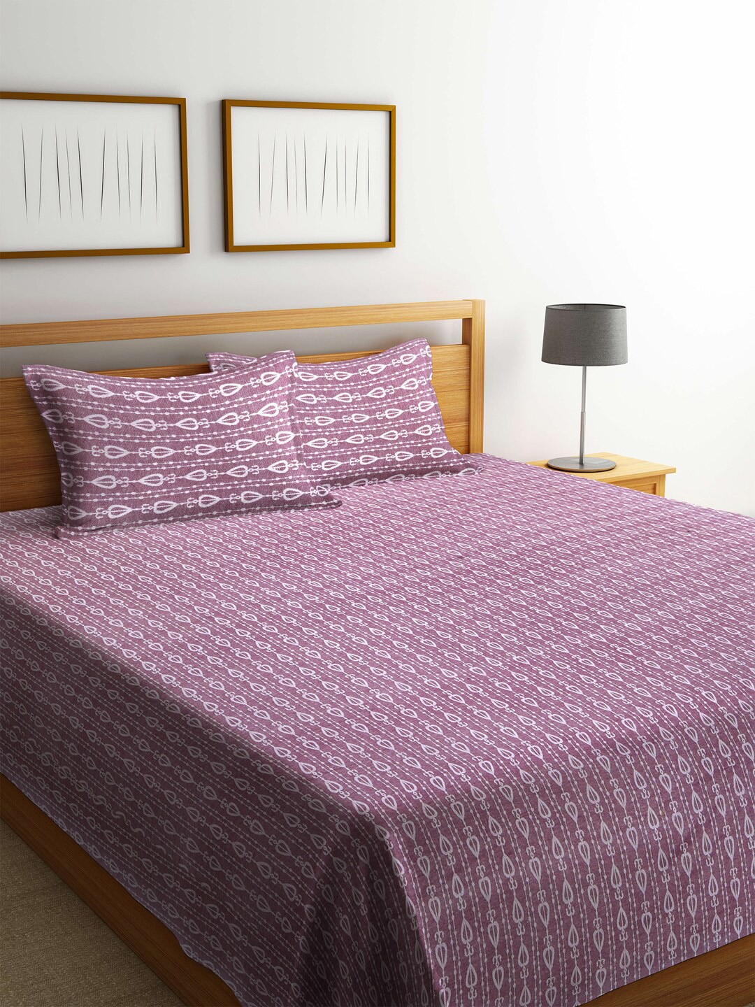 

Arrabi Purple & White Ethnic Motifs Cotton Super King Bed Cover With 2 Pillow Covers