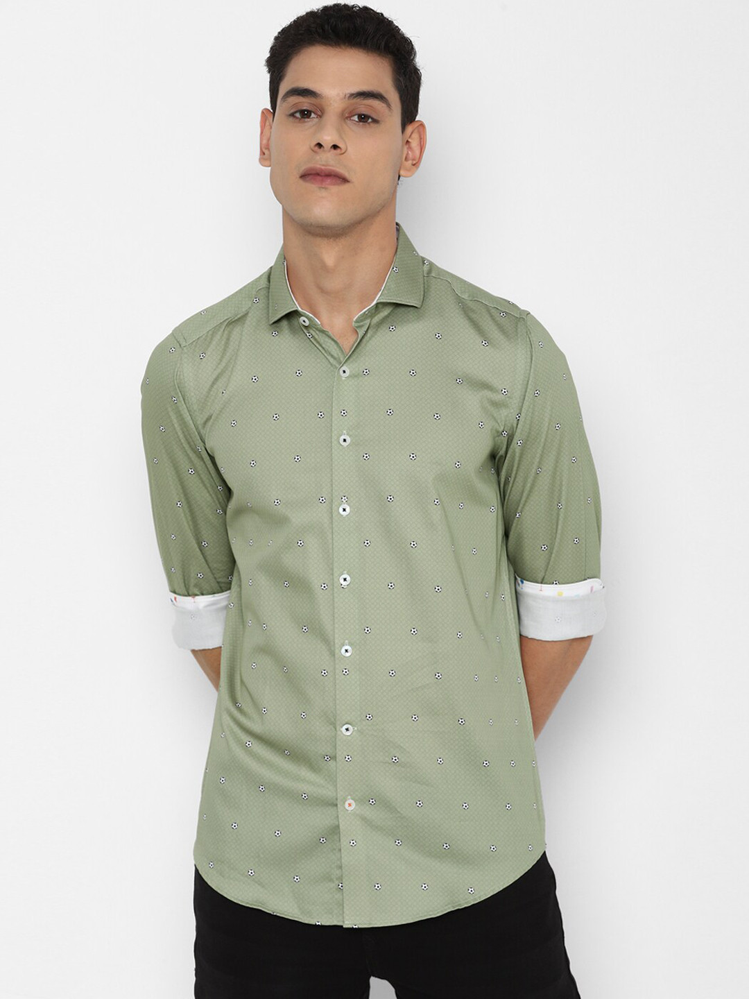 

SIMON CARTER LONDON Men Green Slim Fit Opaque Printed Casual Shirt