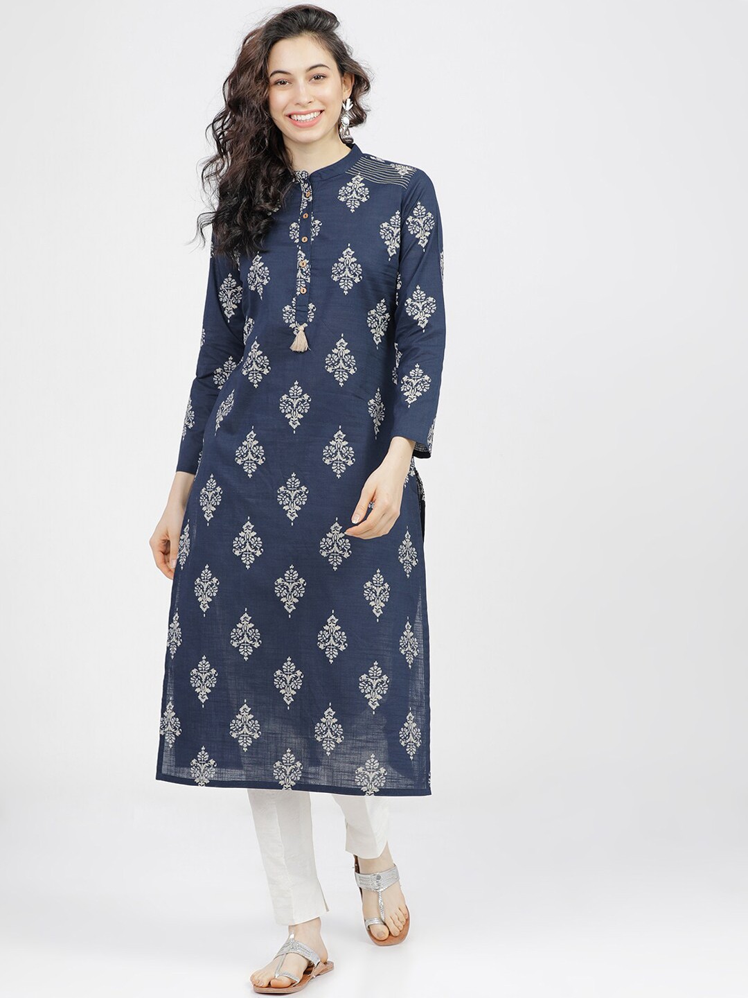 

Vishudh Women Navy Blue & White Ethnic Motifs Printed Kurta