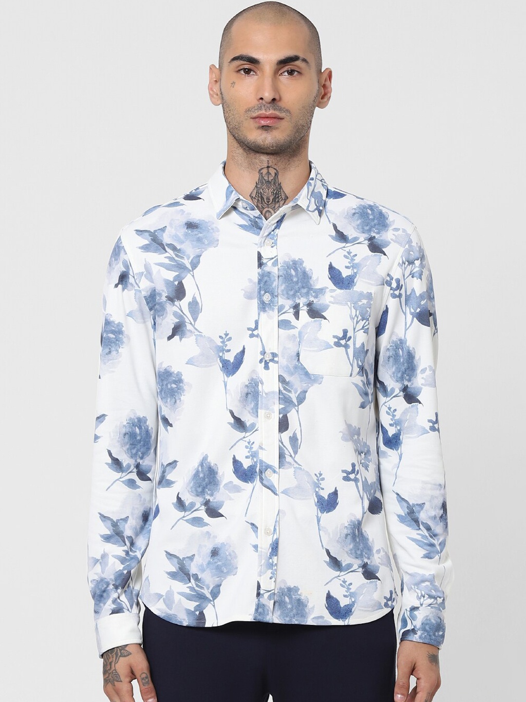 

Jack & Jones Men White & Blue Slim Fit Floral Printed Casual Shirt