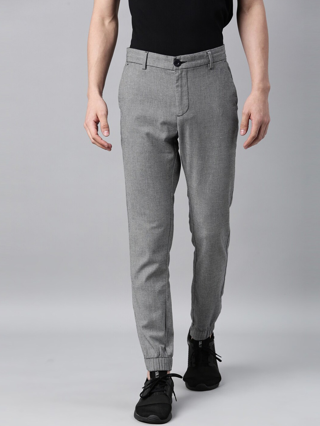 

Breakbounce Men Grey Slim Fit Joggers Trousers
