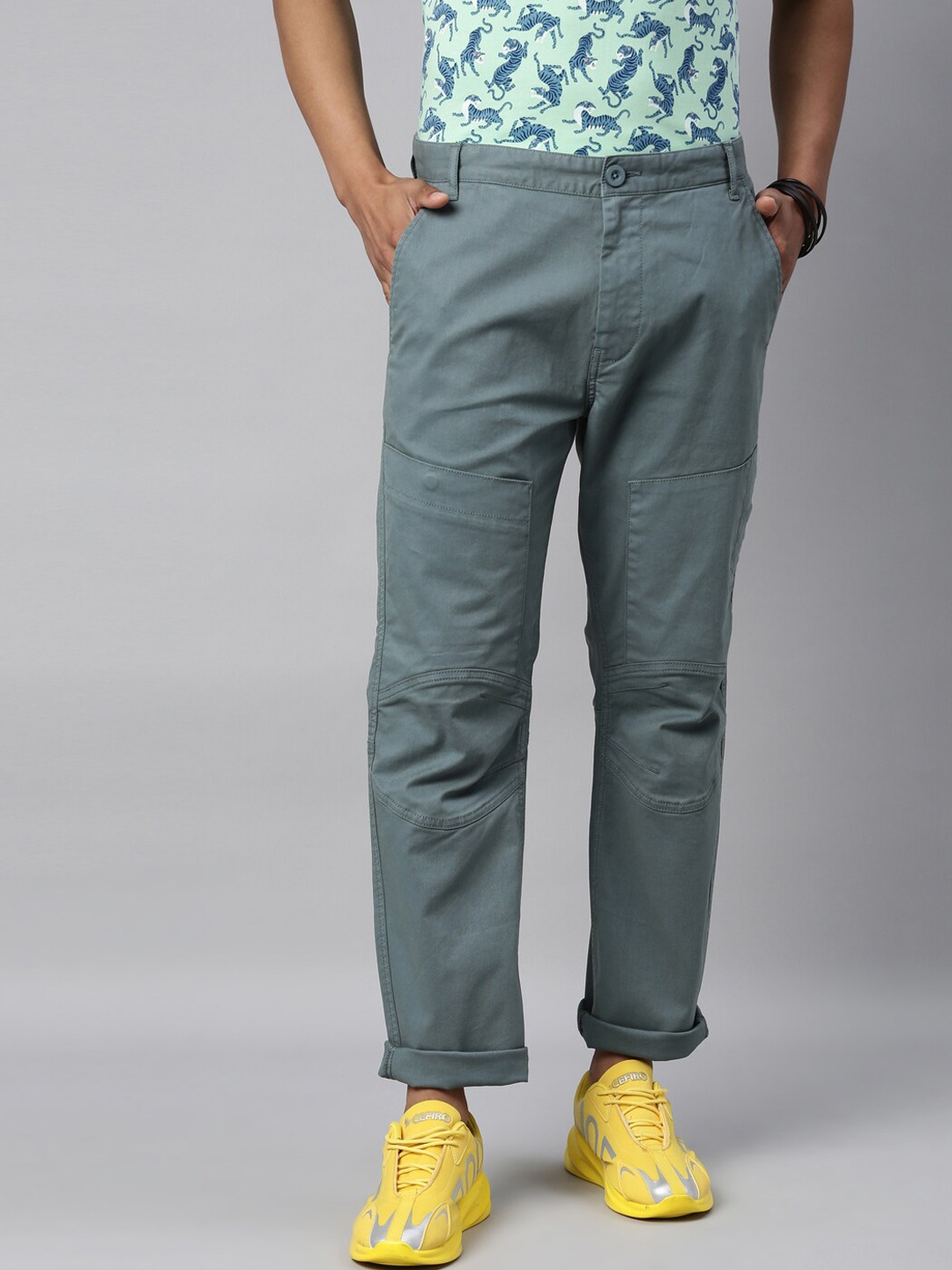 

Breakbounce Men Teal Slim Fit Cargos Trousers