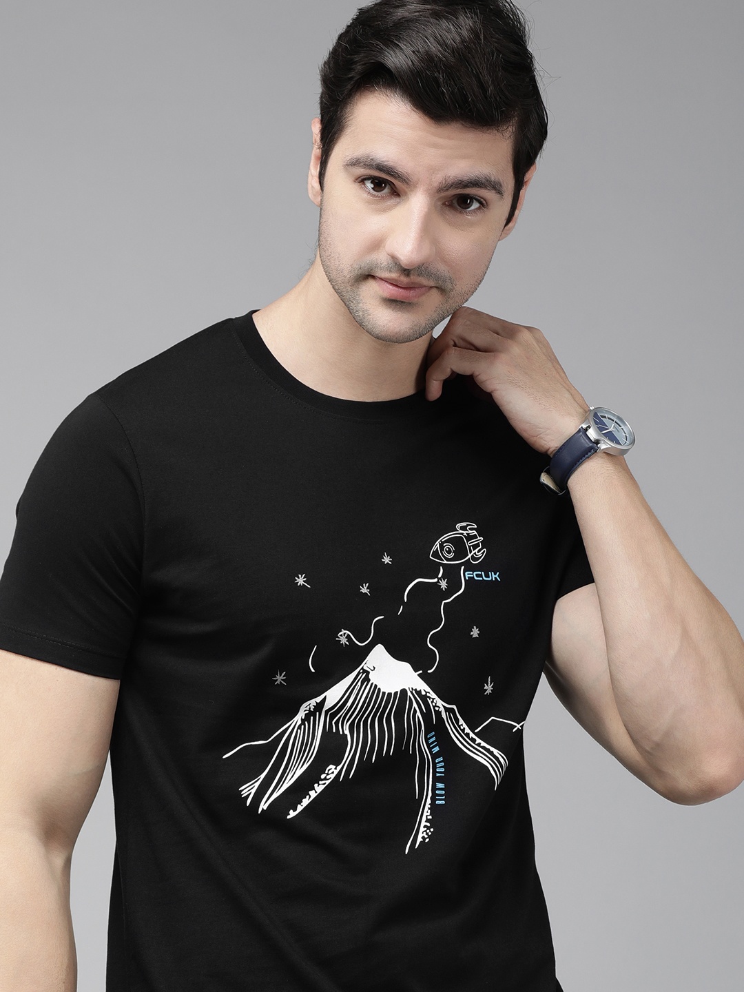 

French Connection Men Black & White Printed Slim Fit T-shirt