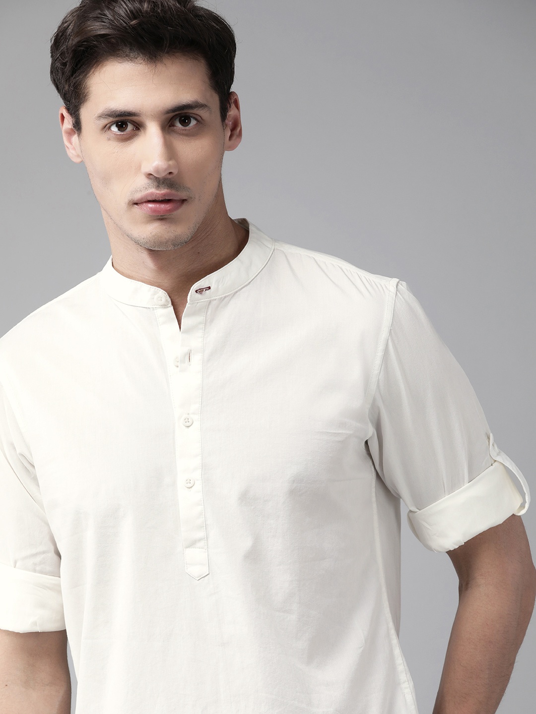 

Roadster Men Off White Solid Pure Cotton Casual Shirt