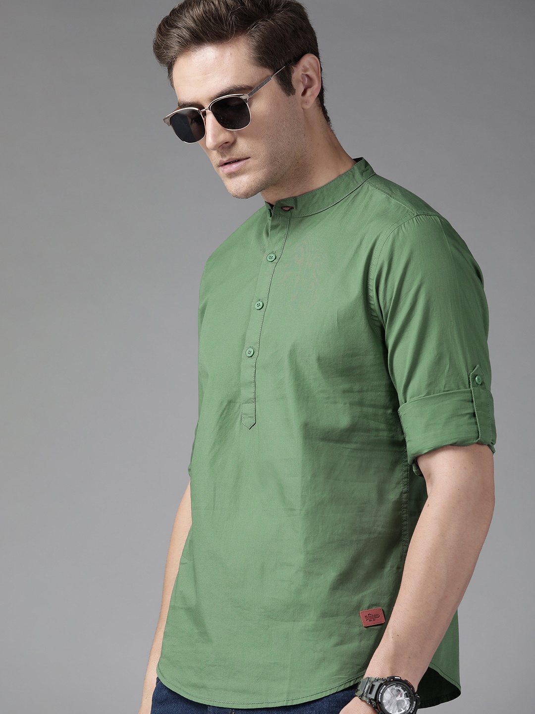 

Roadster Men Green Pure Cotton Solid Casual Shirt