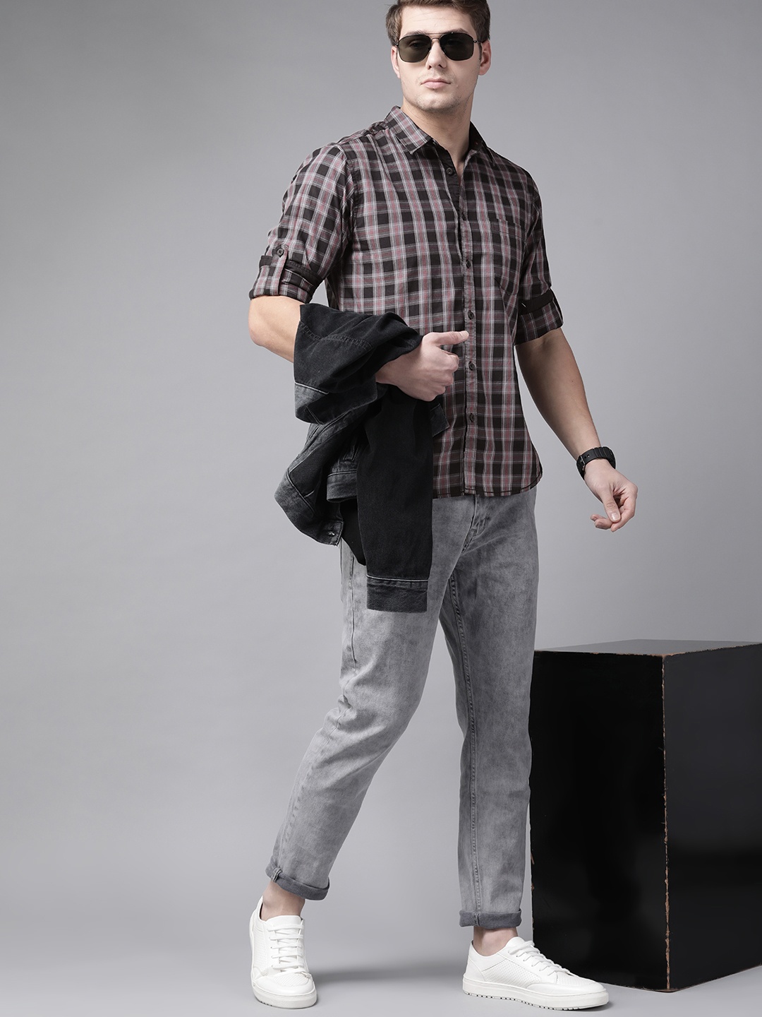 

Roadster Men Black & Grey Checked Pure Cotton Casual Shirt