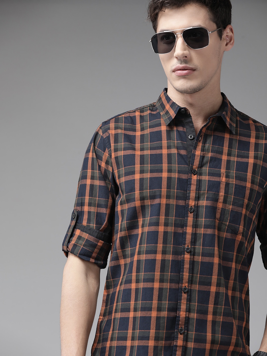 

Roadster Men Navy Blue Tartan Checks Casual Shirt