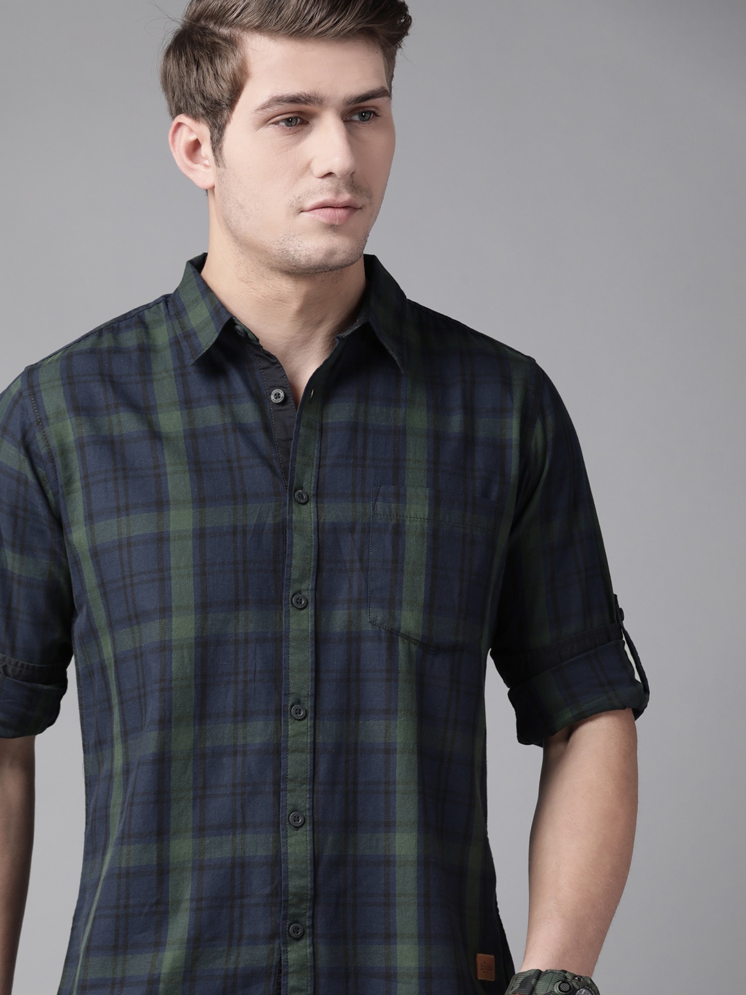 

Roadster Men Navy Blue & Green Checked Pure Cotton Casual Shirt