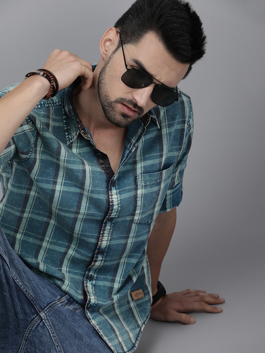 

The Roadster Lifestyle Co Men Blue Checked Sustainable Casual Shirt