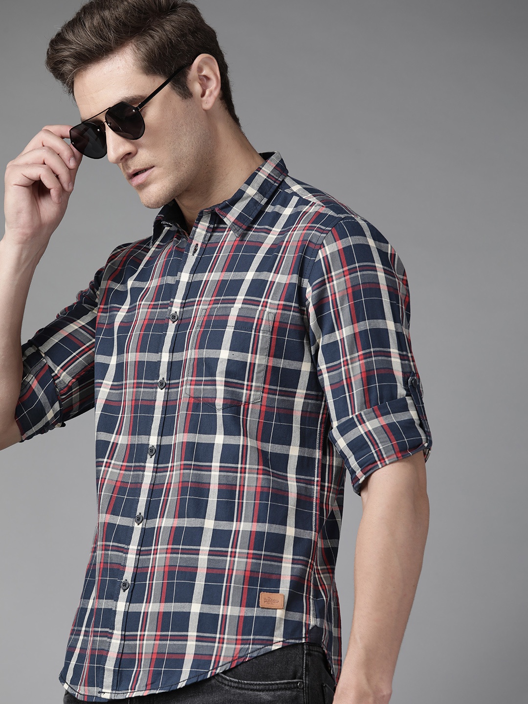 

Roadster Men Navy Blue & White Tartan Checked Pure Cotton Casual Shirt
