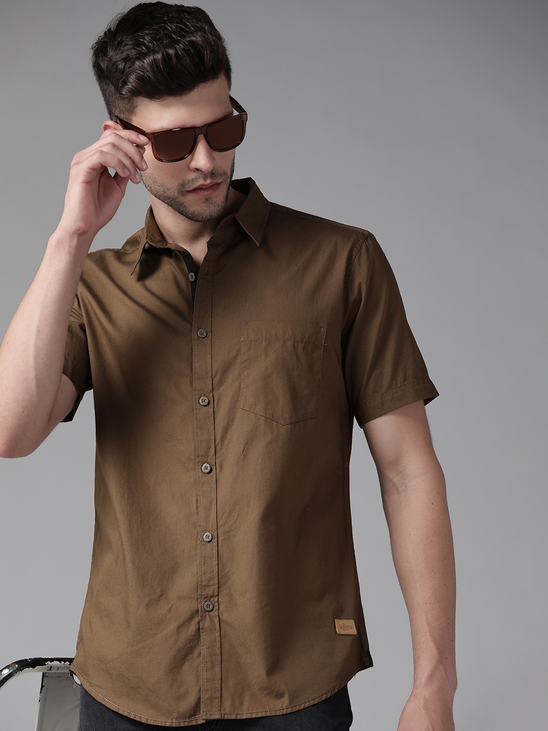 

Roadster Men Olive Brown Solid Pure Cotton Casual Shirt