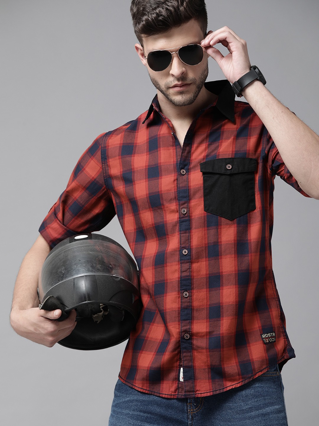 

Roadster Men Red & Navy Blue Pure Cotton Buffalo Checks Checked Casual Shirt