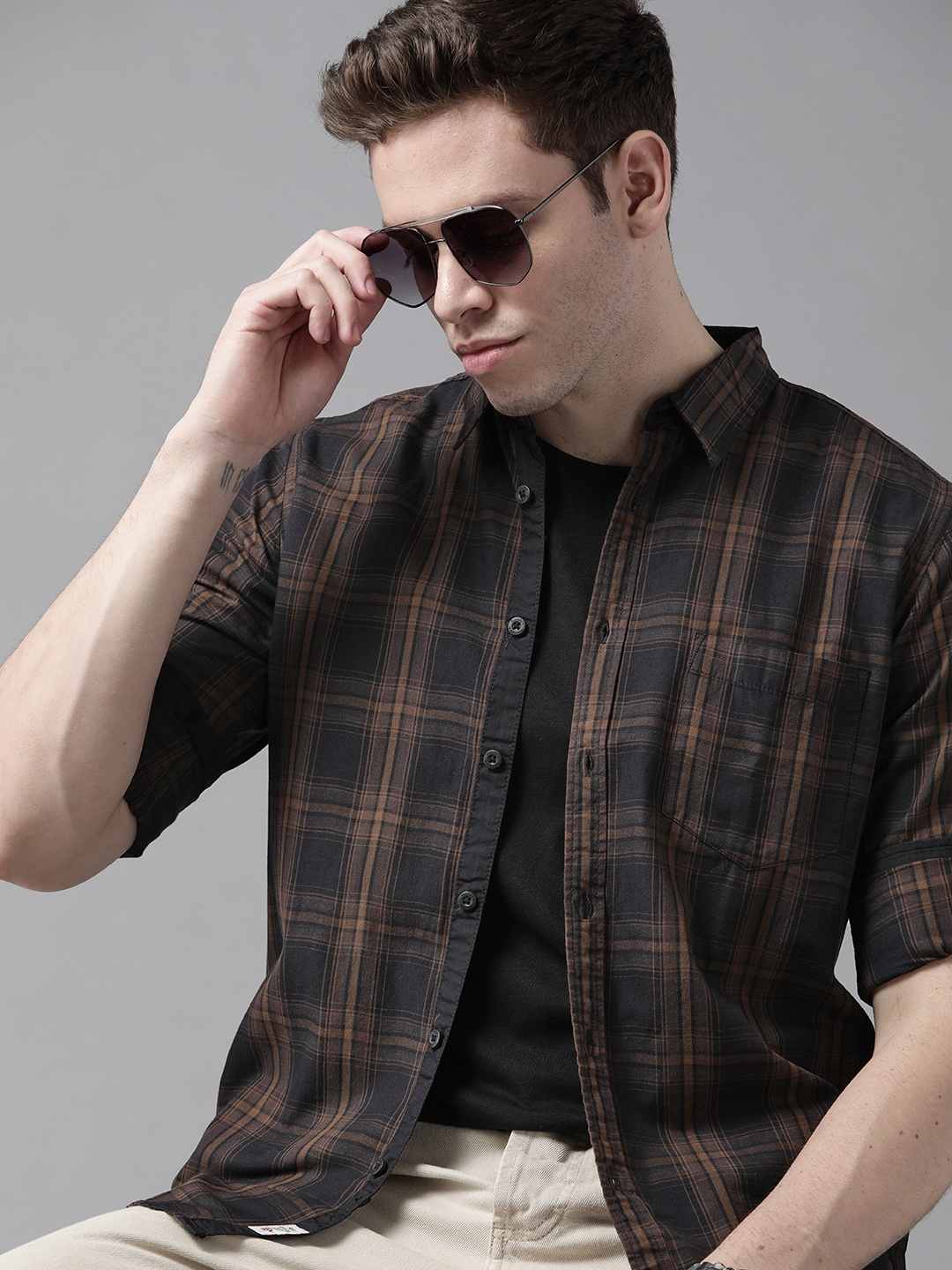 

Roadster Men Black Pure Cotton Tartan Checks Casual Shirt
