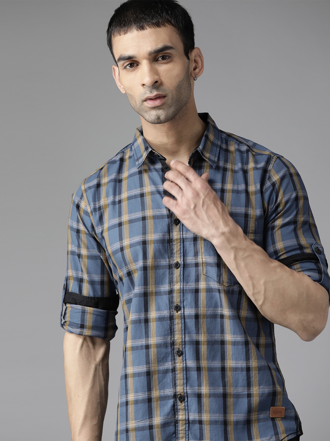 

Roadster Men Blue & Beige Pure Cotton Checked Casual Shirt